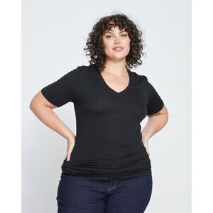 Universal Standard Short Sleeve V-Neck Tee, Size 14/16